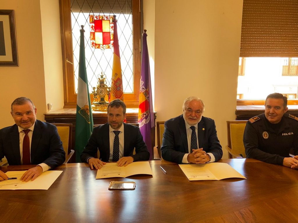 El Colegio de Enfermería y el Ayuntamiento de Jaén firman un acuerdo de